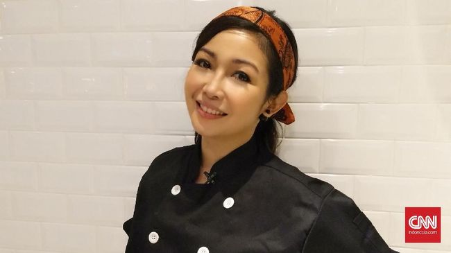 Chef Rinrin Marinka punya kenangan manis tentang Bondan Winarno. Ia merasa kehilangan dan mengaku banyak belajar dari sosok Pak Bondan.