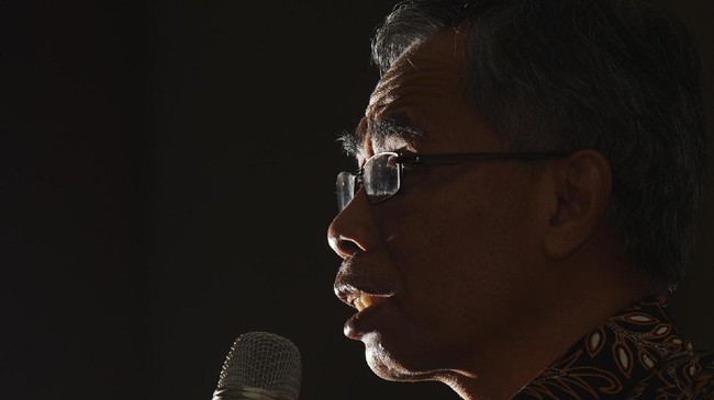 Wimboh Santoso menuturkan, akan berhemat. Apabila terlalu banyak anggaran untuk perjalanan, maka anggaran perjalanan akan dikurangi.
