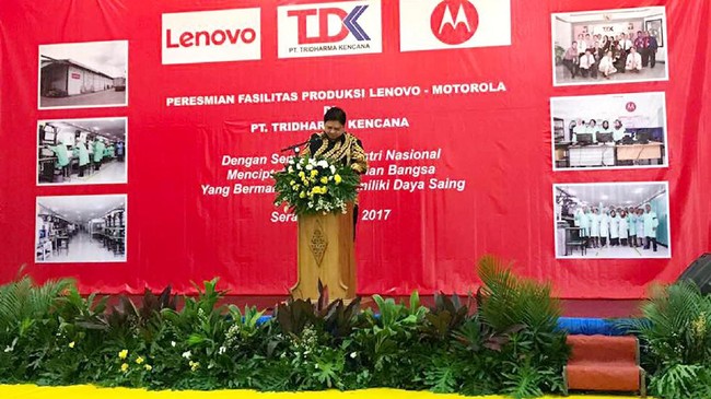 Setelah sebelumnya ponsel Lenovo juga dirakit, satu pabrik baru PT Tridarma Kencana (TDK) secara resmi dioperasikan khusus untuk merakit ponsel Motorola.