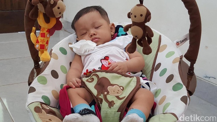 Begini Lho Bun Perkembangan Anak Usia 0-1 Tahun Di usia 0 sampai 1 tahun, bagaimana perkembangan si kecil?
