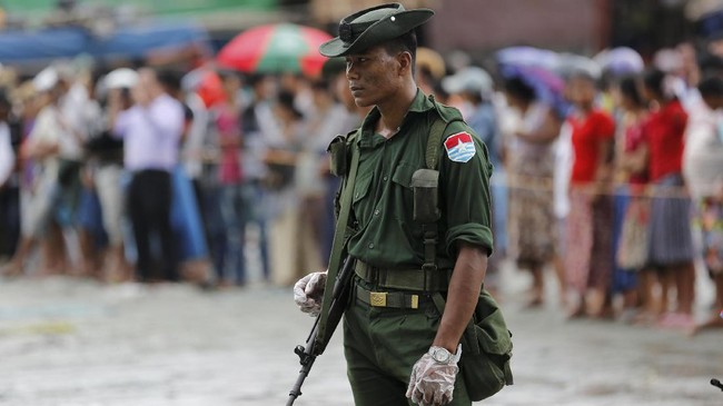 Pemerintah Australia menjatuhkan sanksi terhadap lima pejabat militer Myanmar yang dituduh mengawasi kekerasan terhadap Rohingya.