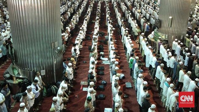 Organisasi massa Islam yang datang dalam peringatan satu tahun Aksi Bela Islam 411 mendeklarasikan Gerasakan Indonesia Salat Subuh (GISS)