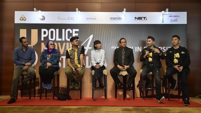 Film dapat menjadi media menyampaikan rasa kesatuan. Pesan dalam setiap adegan dapat diserap dan menjadi pelajaran bagi kehidupan manusia.