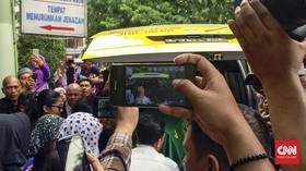 Ayu Ting Ting, Indra Bekti Melayat ke Rumah Duka Julia Perez