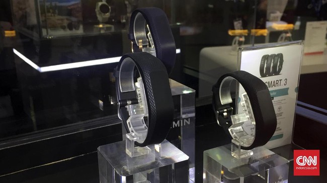 Garmin Vivosmart 3 dirancang sederhana dengan tiga ukuran dan fitur pendeteksi yang bisa menjaga kebugaran penggunanya.