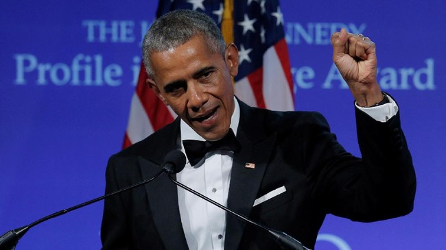 Dalam kunjungannya ke Indonesia, Presiden Joko Widodo mengundang Presiden Amerika Serikat ke-44 Barack Obama ke Istana Bogor untuk makan siang bersama.
