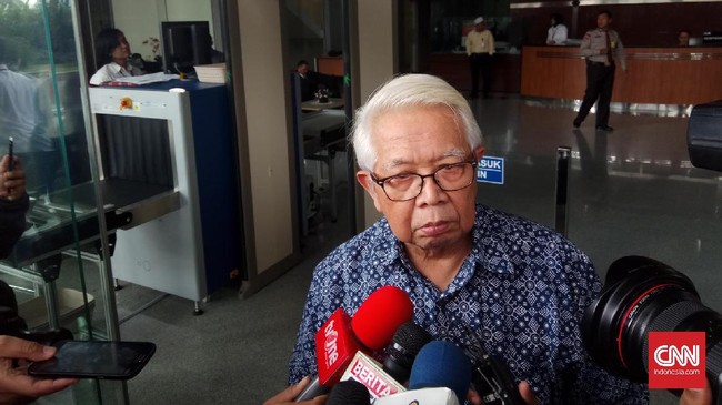 Mantan Menteri Keuangan Bambang Subianto mengatakan meneken surat utang hanya untuk menyelamatkan Bank Indonesia yang telah mengucurkan dana talangan BLBI.