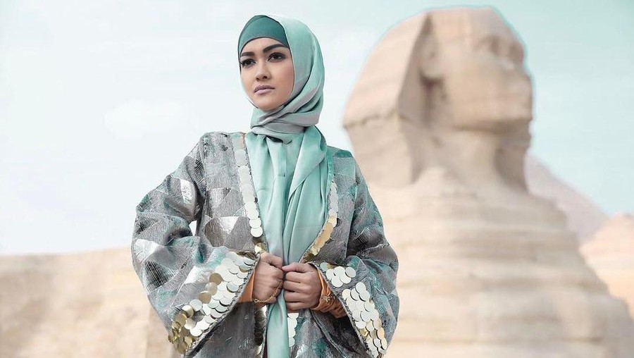 Julia Perez Jupe hijab jilbab