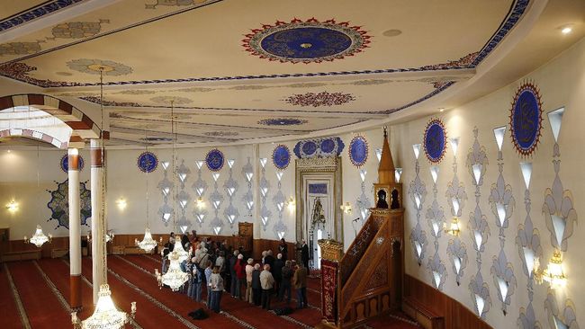 Ramadan Tanpa Takjil di Jerman Jerman merupakan negara dengan penduduk Muslim terbanyak ke-dua di Eropa Barat, setelah Perancis. Bagaimana tradisi Ramadan di sana?