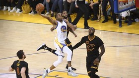 FOTO: Gelar Juara NBA Luar Biasa Bagi Golden State Warriors