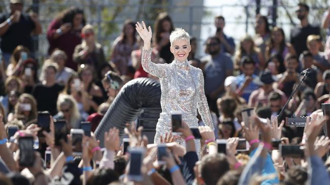 Katy Perry dijadwalkan konser WITNESS: The Tour di ICE, Tangerang, Banten pada 14 April 2018, dan tiket sudah bisa dibeli mulai 12 Desember mendatang.