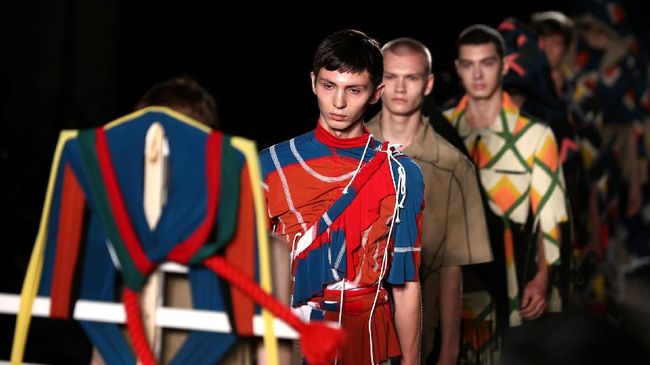 Berdasarkan survei yang dilakukan oleh British Fashion Council, London Fashion Week 2018 akan bebas bulu.