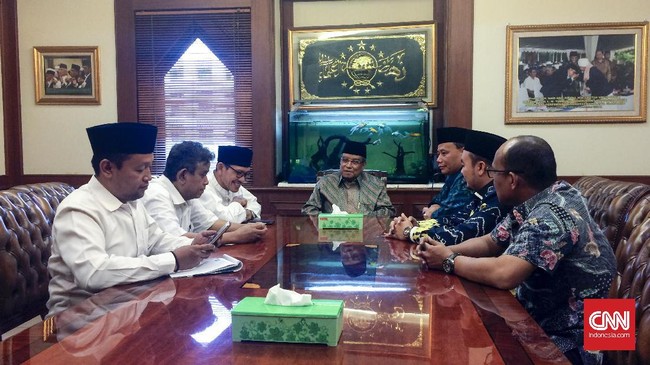 PBNU memastikan poster soal konvensi capres 2024 merupakan berita bohong atau hoaks. PBNU, hingga kini, tak pernah berencana menggelar konvensi capres.