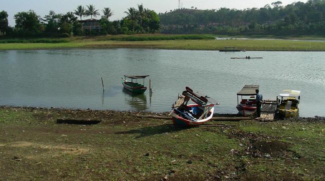 Legenda setempat mengatakan Situ Ciburuy merupakan peninggalan Prabu Siliwangi, sekaligus arena pertarungan para jawara di pulau Jawa.