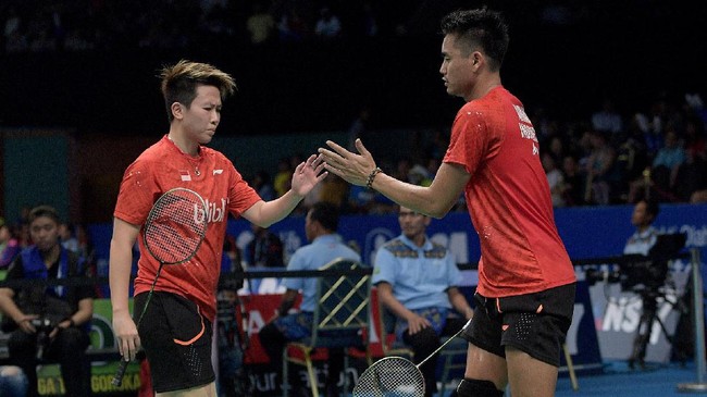 Tontowi Ahmad/Liliyana Natsir berhasil melaju ke semifinal kejuaraan bulutangkis dunia BWF 2017 setelah mengalahkan Wang Yilyu/Huang Dongping.