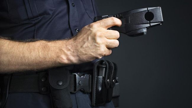 Selain alat kejut listrik atau stun gun, ada sembilan benda lain yang dapat digunakan untuk membela diri dari perampokan atau tindak kejahatan lainnya.