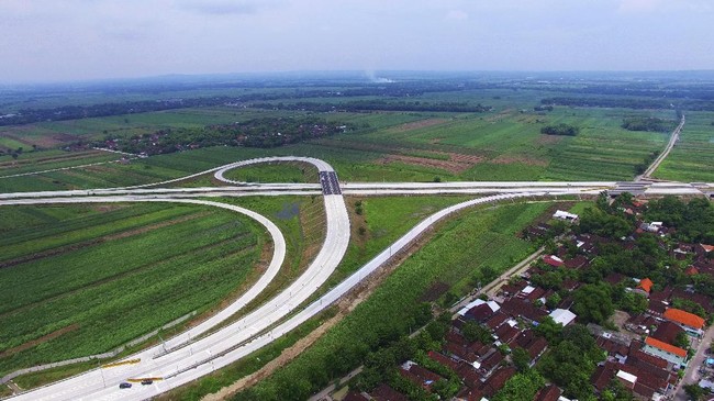 Peningkatan Drastis Volume Lalu Lintas di Tol Astra Jelang Arus Mudik Lebaran