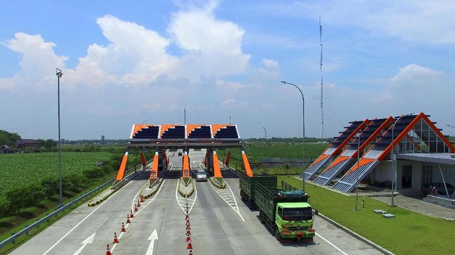 Seksi 2 dan 4 Tol Jombang - Mojokerto masih dalam proses konstruksi. Diharapkan, seluruh ruas tol sepanjang 40,5 kilometer tersambung sebelum lebaran.