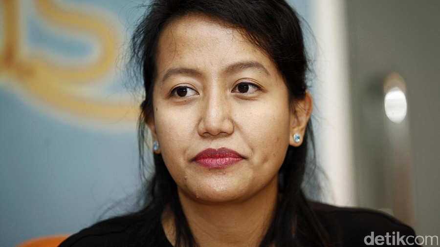Ratu Hayu Gusti Kanjeng Ratu Hayu. Putri Ke-4 dari pasangan Sri Sultan Hamengku Buwono X dengan Gusti Kanjeng Ratu Hemas dari Keraton Yogyakarta Hadiningrat. Ia terlahir dengan nama Gusti Kanjeng Radeng Ajeng Nurabra Juwita (GRAj Nurabra Juwita) atau lebih dikenal dengan nama panggilan Abra.
