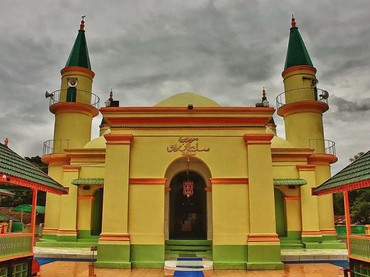 Masjid Sultan Riau, Rumah Allah yang Dibangun dengan Putih Telur