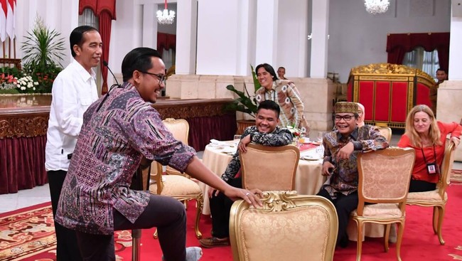 Jokowi siap jalankan aturan KPU yang melarang membagi-bagikan sepeda saat berkunjung ke daerah jika sudah ditetapkan jadi capres 2019 dan masuk masa kampanye.