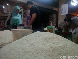 Biang Keladi Meroketnya Harga Beras di Kota Bandung