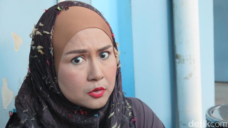 Ria Irawan kembali menjalani perawatan karena mengalami metastasis kanker. Simak penjelasan ahli tentang faktor pemicu metastasis.