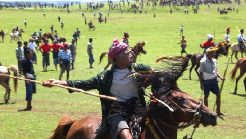 Jika Anda punya hobi berkuda, maka harus datang ke Sumba Barat, Nusa Tenggara Timur (NTT).
