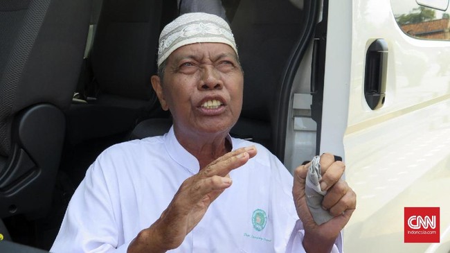 Purnawirawan bernama Abdullah ingin menunjukan dukungannya pada Presiden Joko Widodo terkait pelibatan TNI dalam pemberantasan terorisme.