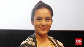 Chelsea Islan Resmi Dilamar Rob Clinton Kardinal