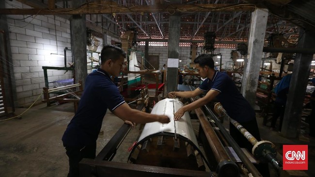 Pemerintah berharap daya beli masyarakat dapat meningkat di paruh kedua tahun ini. Pasalnya, volume industri saat ini lebih banyak terbantu oleh pasar ekspor.