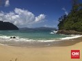 7 Pantai Berpasir Warna-warni di Penjuru Dunia