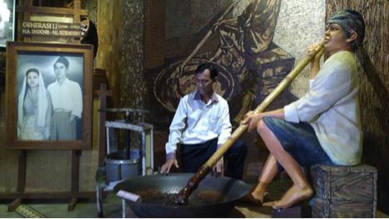 Selain dikenal sebagai kota Kretek dan wisata religi, Kudus juga mempunyai Museum Jenang Kudus.