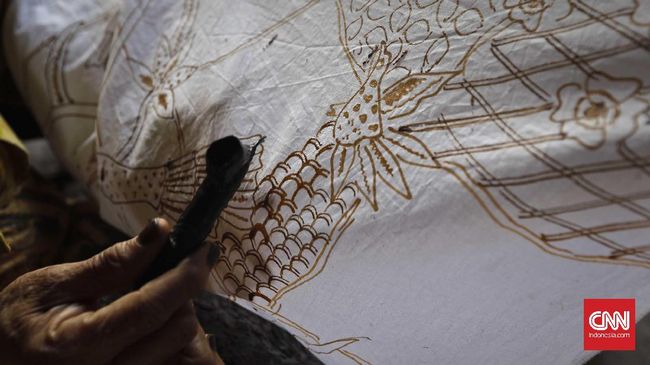 Sembilan tahun silam, 2 Oktober 2009, batik diakui sebagai warisan budaya dunia. Tanggal itu diperingati sebagai Hari Batik Nasional.