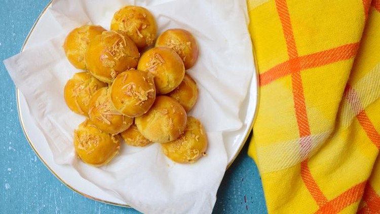 Indonesian pineapple cookies