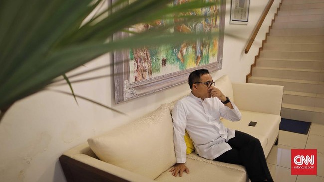 Lewat surat penyerahan mandat, Azwar Anas mengembalikan keputusan pencalonan wakil gubernur Jatim 2018 pada PDIP dan PKB.