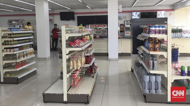 Menperin Airlangga Hartanto menilai bangkurtnya 7-Eleven bukan disebabkan kondisi iklim usaha ritel, tapi lebih karena pengelolaan.