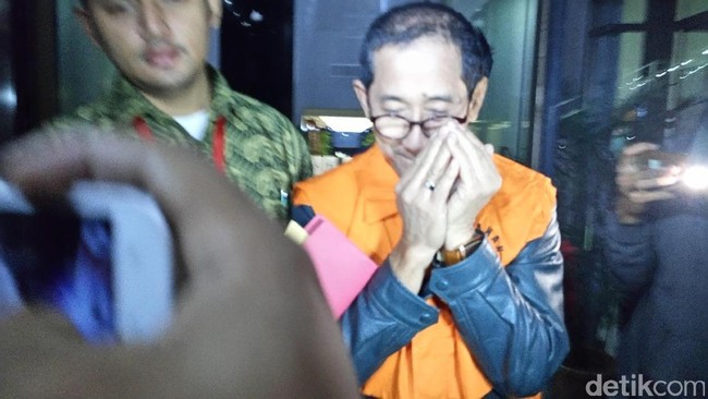 Tim Satgas KPK berhasil menangkap enam orang yang diduga terlibat dalam kasus suap lewat operasi tangkap tangan (OTT). Berikut ini kronologinya.