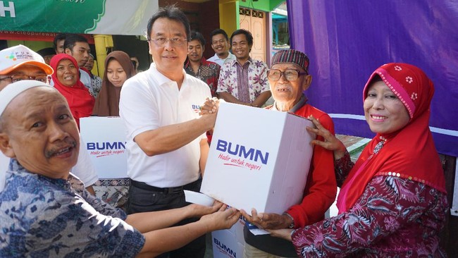 PT Pupuk Indonesia (Persero) melaksanakan penyaluran “Bingkisan Ramadhan BUMN Hadir untuk Negeri”. Sebanyak 26.050 bingkisan dibagikan.