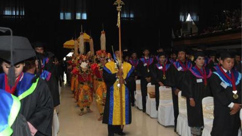 Kementerian Pariwisata (Kemenpar) melakukan berbagai cara untuk menghasilkan SDM pariwisata yang berkualitas.