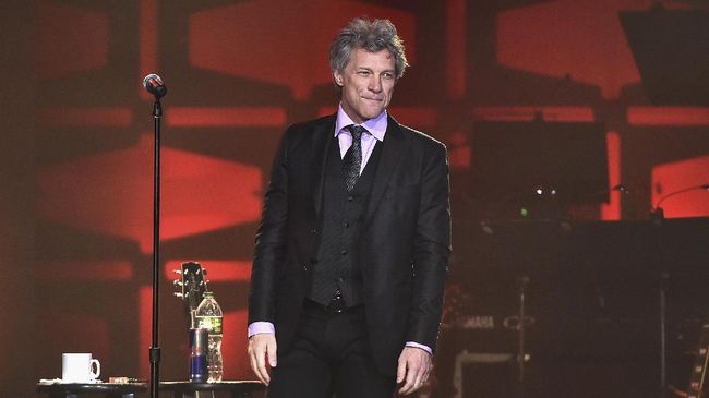 Selain bermusik, Jon Bon Jovi juga memiliki jejak karier berakting. Berikut sejumlah film yang dibintangi Jon Bon Jovi.