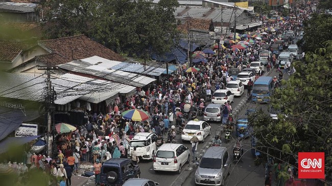 Alih-alih menyalahkan pejalan kaki, Dishub DKI berniat menatanya dengan melibatkan PT KAI. Bentuknya, integrasi angkutan umum.