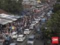 Respons Sandi, Dishub dan KAI Atur Pejalan Kaki Tanah Abang