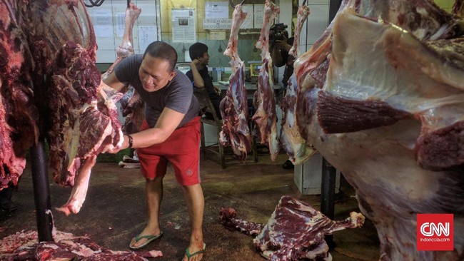 Ketika bulan Ramadan dan menjelang Idul Fitri, permintaan daging sapi segar meningkat hingga empat kali lipat. Tapi dari hasil sidak, disebut stok daging aman.