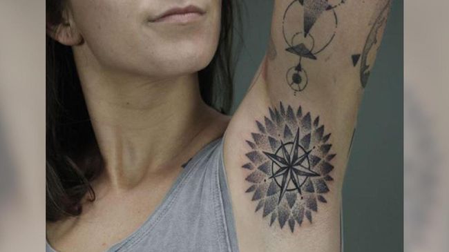Tato di ketiak kini sedang menjangkiti generasi milenial, dan bahkan di media sosial Instagram ada sekitar tujuh ribu postingan dengan hashtag #armpittattoo.