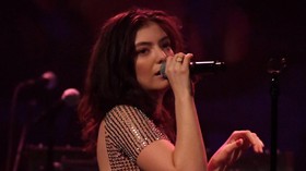 Lorde Batal Tampil di MTV VMA 2021