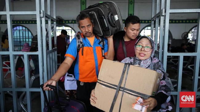 PT Kereta Api Indonesia (Persero) bakal memperketat pengamanan terkait dengan sejumlah kejadian bom beberapa waktu lalu.