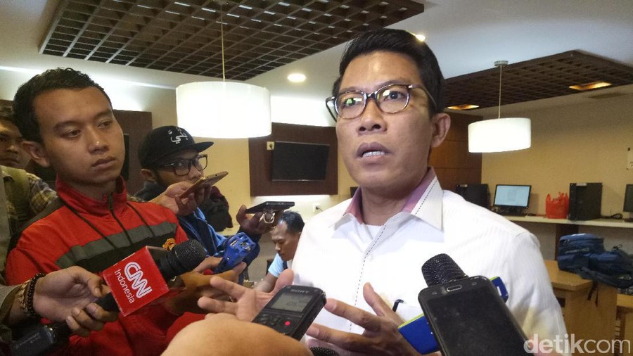 Misbakhun (Gibran Maulana Ibrahim/detikcom) Misbakhun (Gibran Maulana Ibrahim/detikcom)