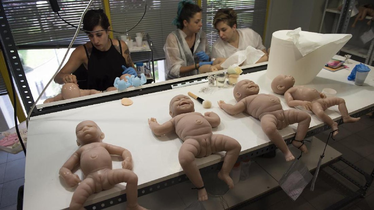 Melongok Pembuatan Boneka Silikon Mirip Asli di Spanyol