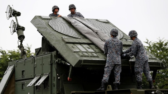 Kementerian Pertahanan Jepang meminta anggaran Rp2,1 triliun untuk menangkal kekuatan China yang semakin berkembang dan menghadapi ancaman dari Korea Utara.